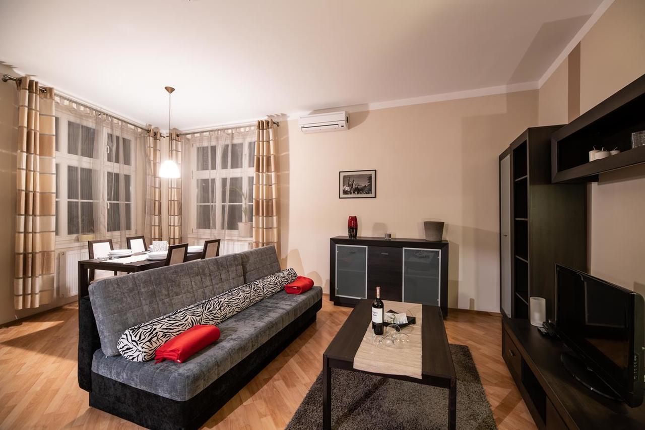 Cracow Rent Apartments - Spacious Apartments For 2-7 People In Quiet Area - Kolberga Street Nr 3 - 10 Min To Main Square By Foot Krakow Exterior photo